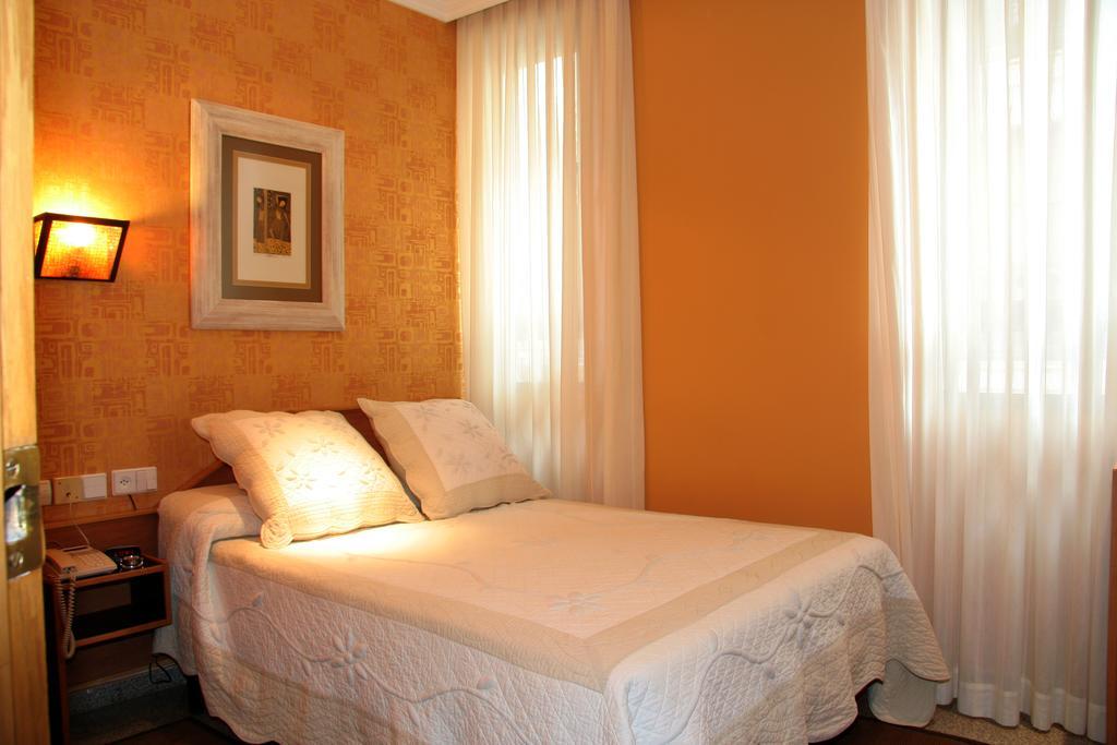 Hostal Paris Valladolid Luaran gambar