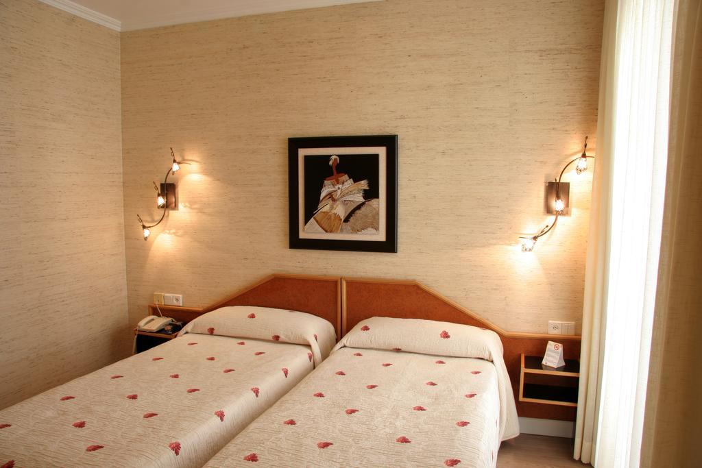 Hostal Paris Valladolid Luaran gambar