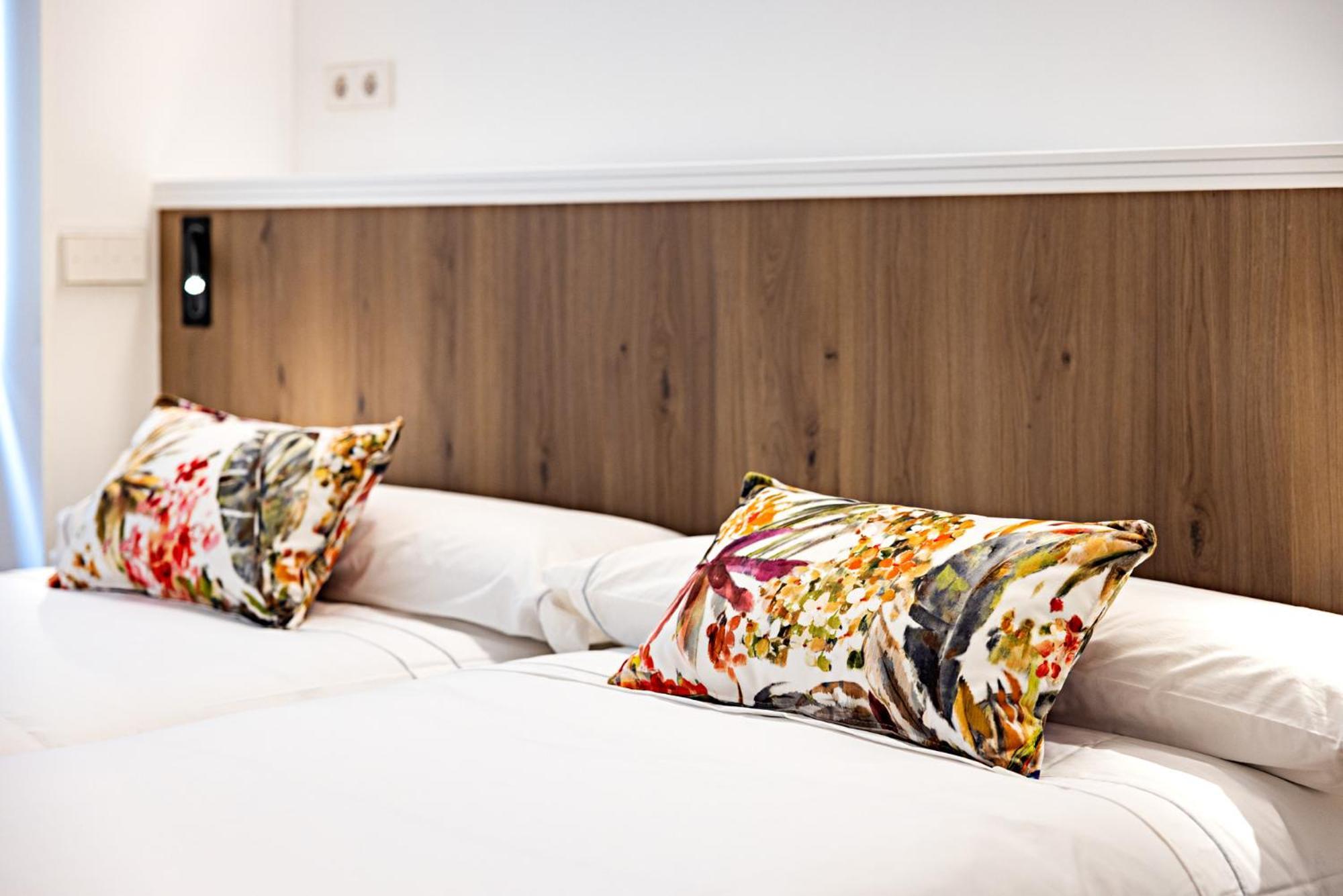 Hostal Paris Valladolid Luaran gambar