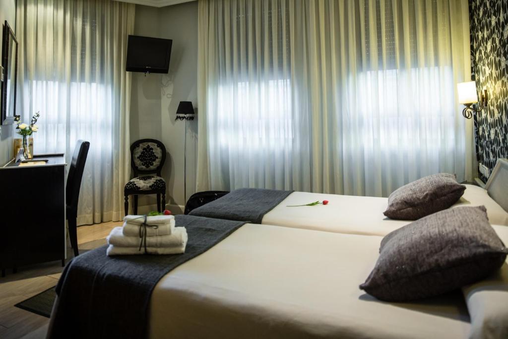 Hostal Paris Valladolid Luaran gambar