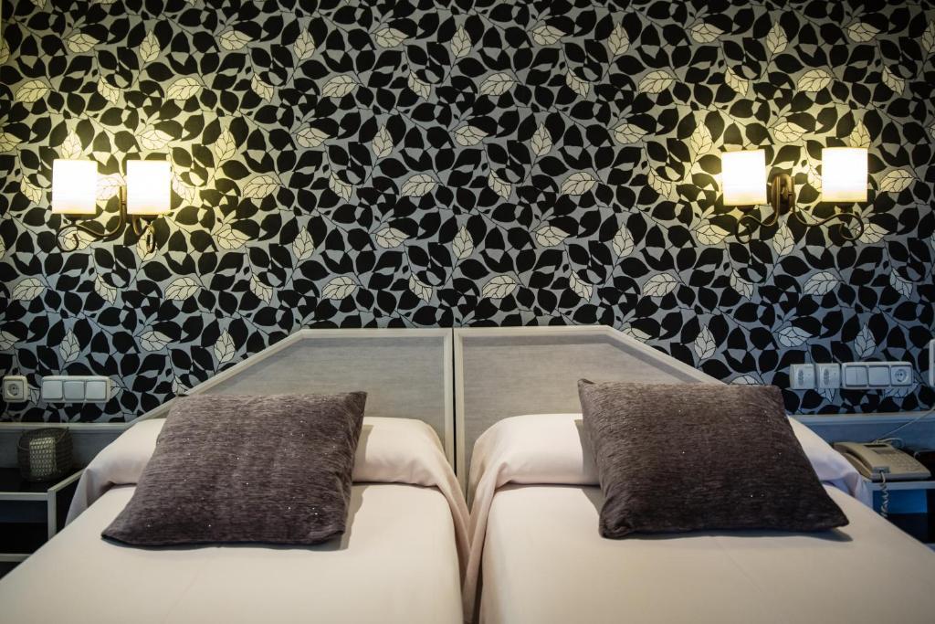 Hostal Paris Valladolid Luaran gambar