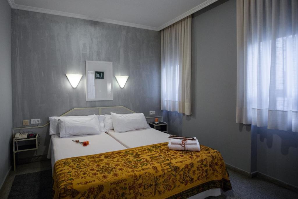 Hostal Paris Valladolid Luaran gambar