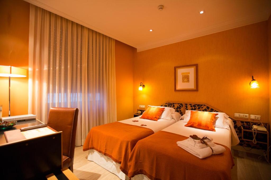 Hostal Paris Valladolid Luaran gambar