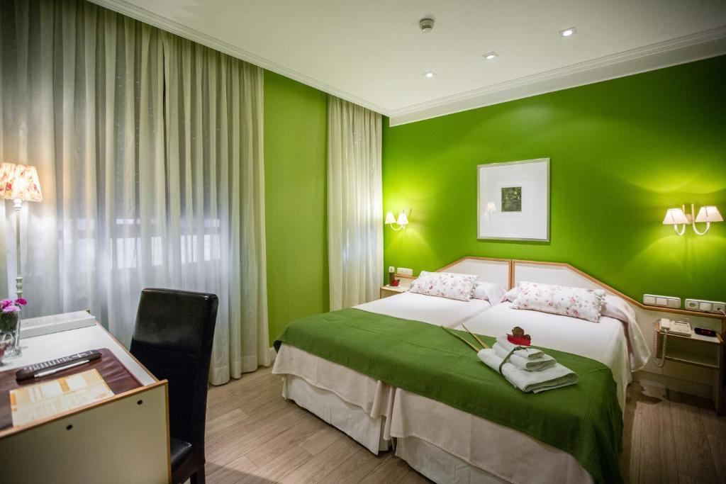 Hostal Paris Valladolid Luaran gambar